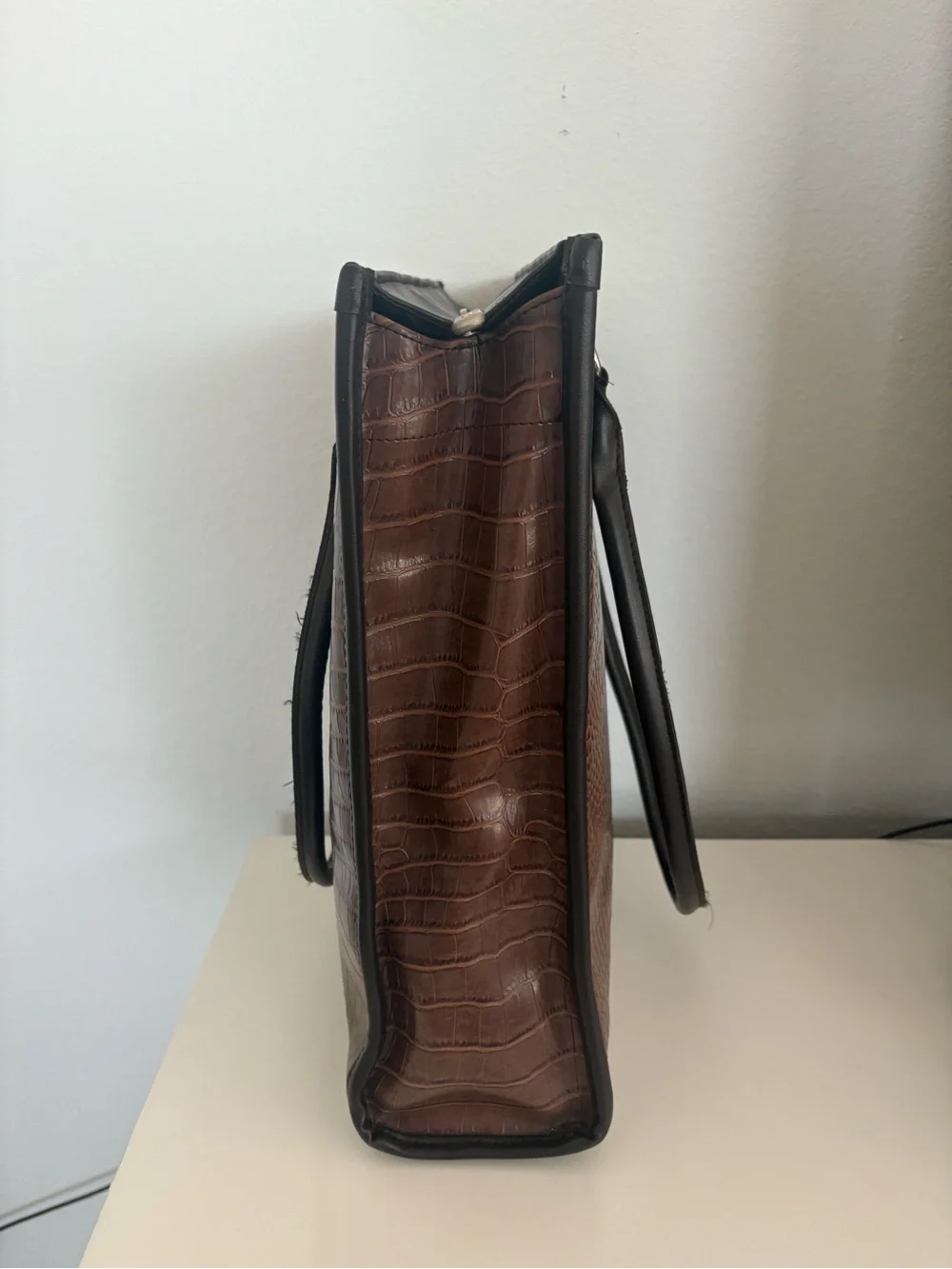 Targus Brown Laptop Handbag Tote Faux Alligator Embossed Women’s Travel Bag